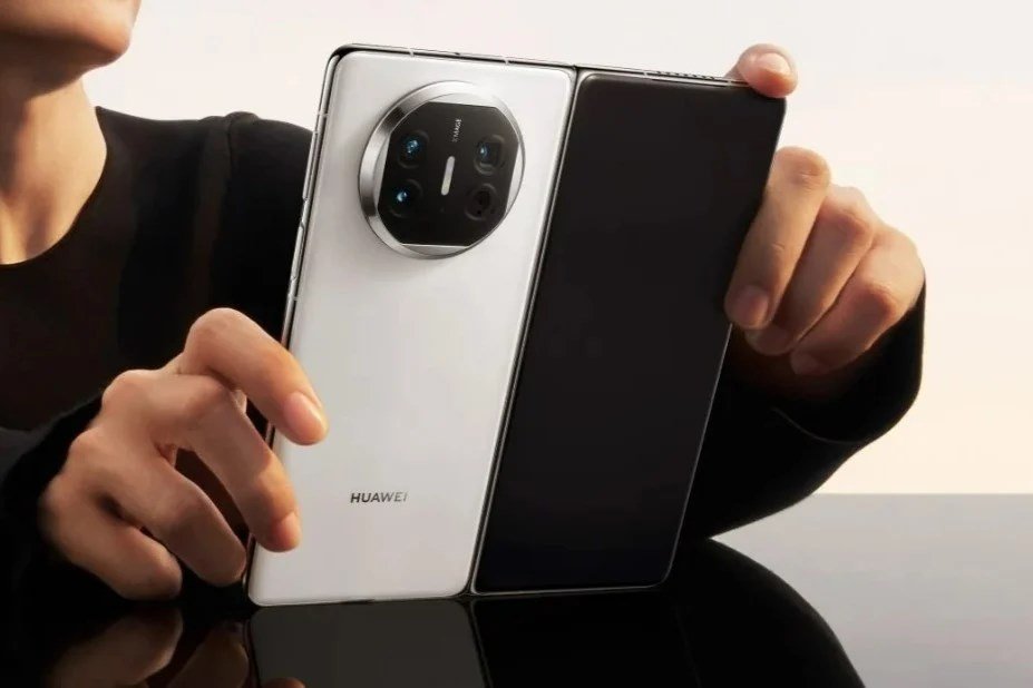 Huawei Mate X5: Yeni Katlanabilir Telefonun Tamir Ücretleri Şaşırtıyor