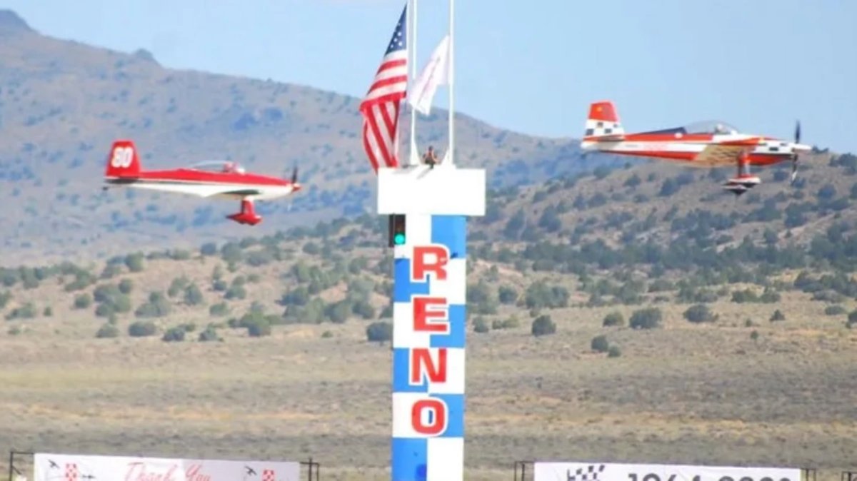 ABD'nin Nevada Eyaletinde Hava Gösterisinde 2 Uçağın Çarpışması Sonucu 2 Pilot Hayatını Kaybetti