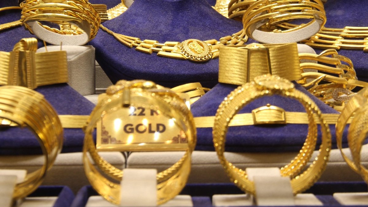 Altın Fiyatları Yükseliyor: Yatırımcılar Güvenli Limana Yöneliyor
